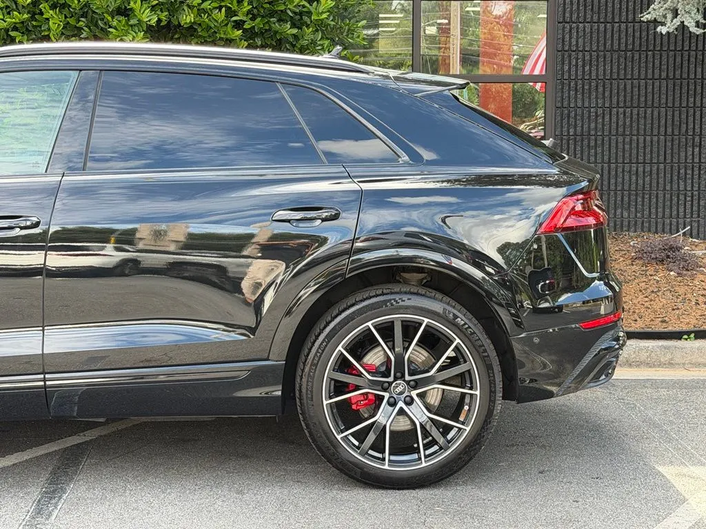 Audi Q8 photo 11