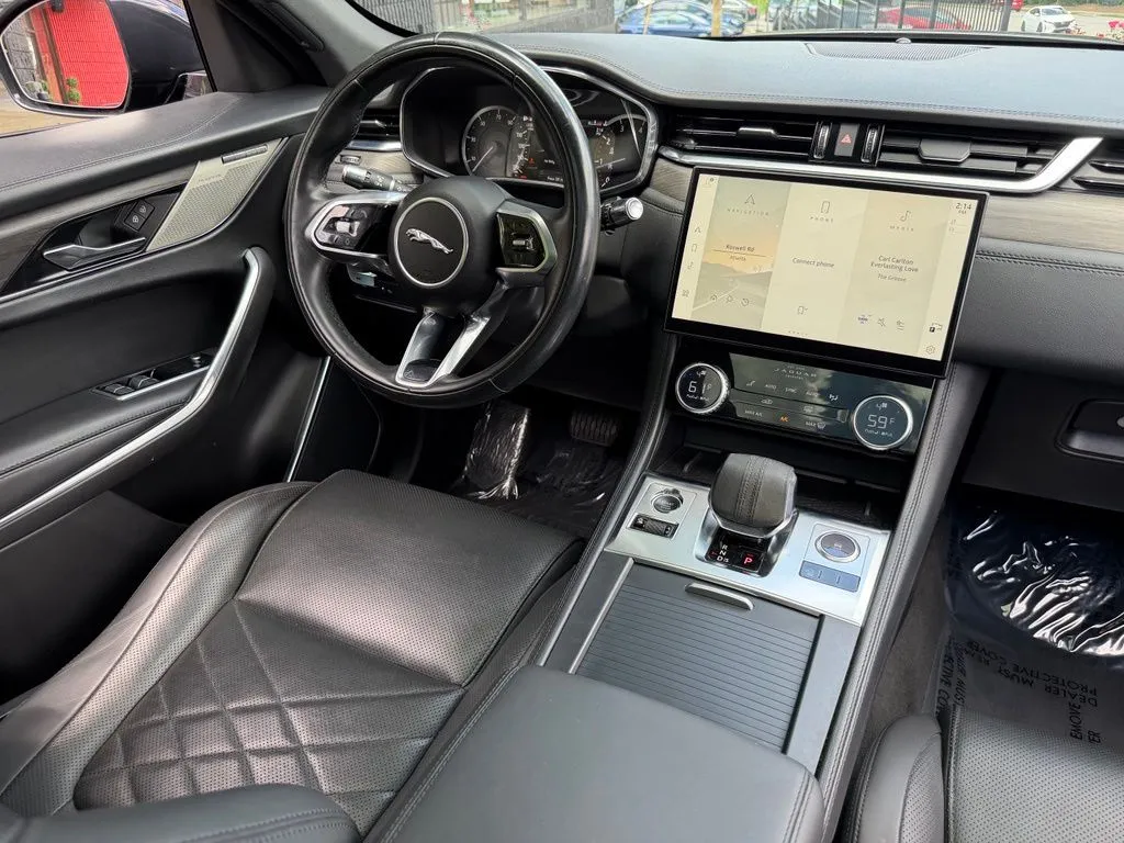 Jaguar F-PACE photo 42