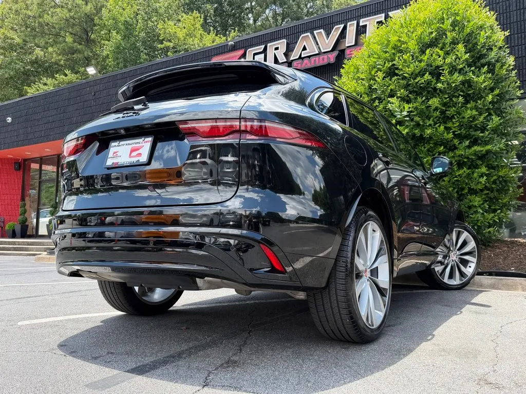 Jaguar F-PACE photo 13