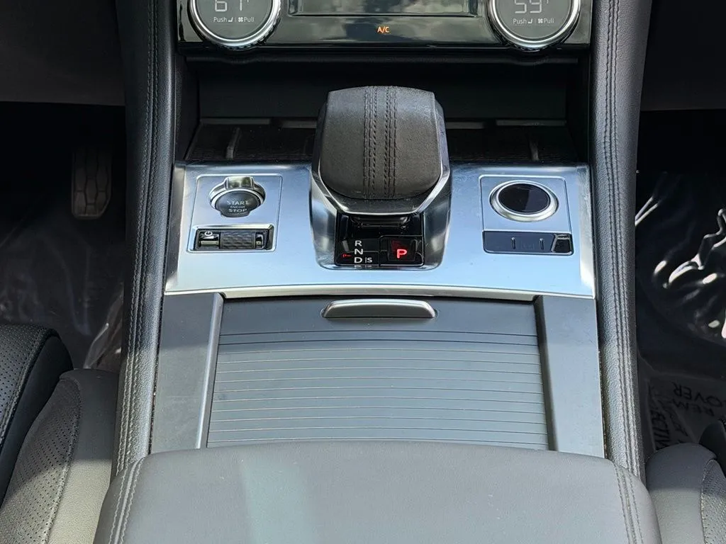 Jaguar F-PACE photo 49