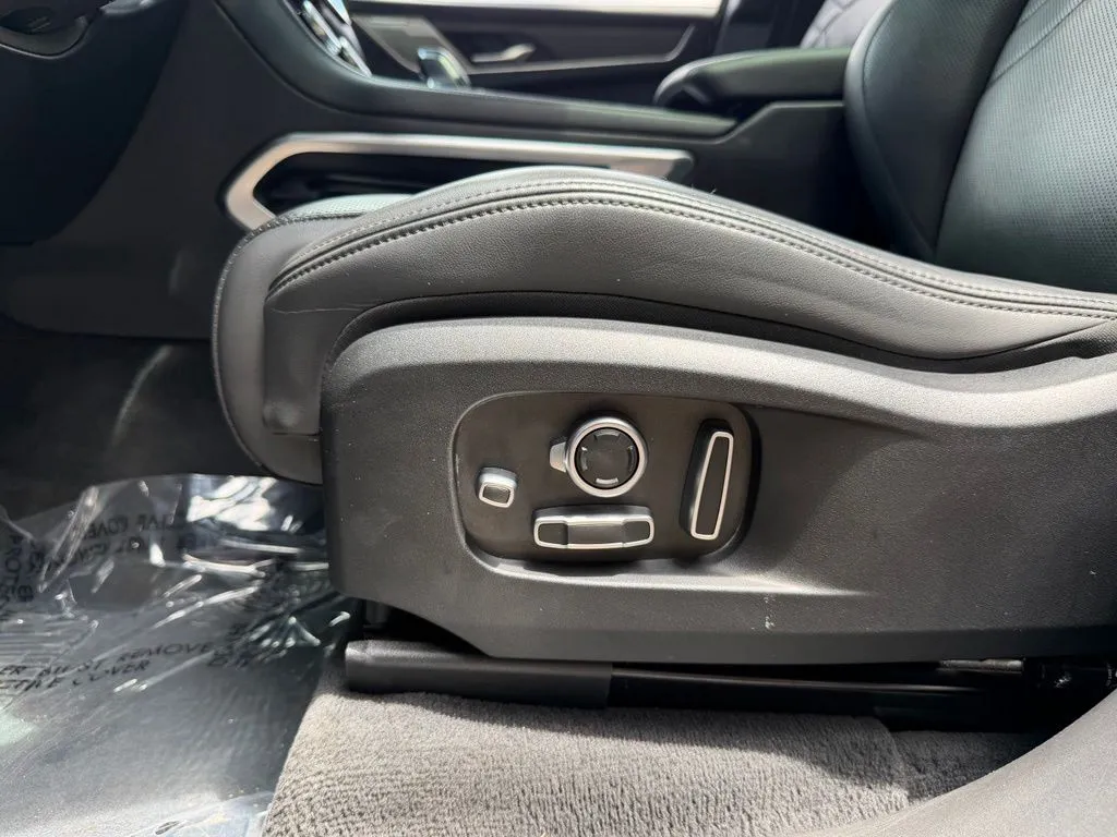 Jaguar F-PACE photo 27