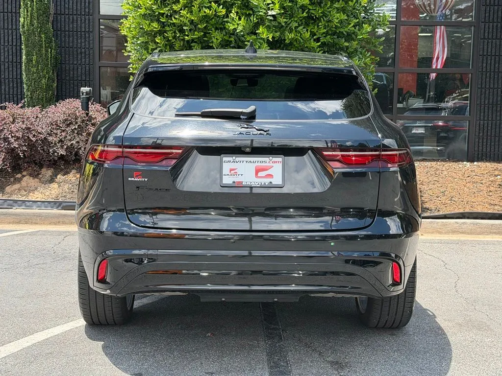 Jaguar F-PACE photo 14