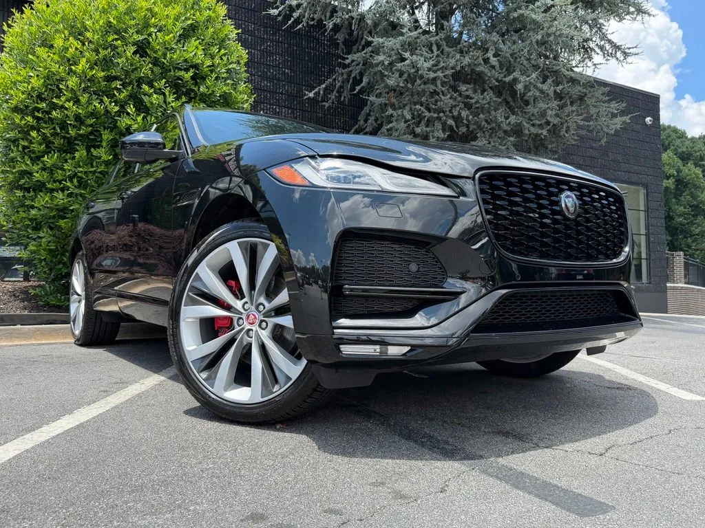 Jaguar F-PACE photo 8