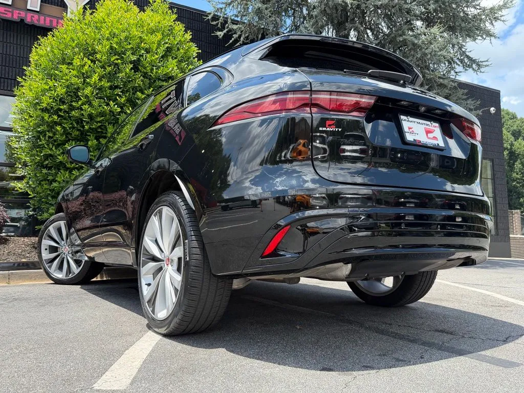 Jaguar F-PACE photo 20