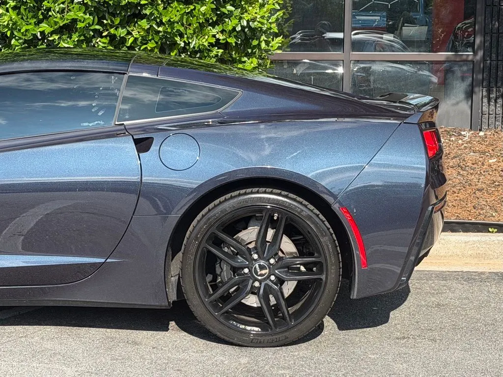 Chevrolet Corvette Stingray photo 11