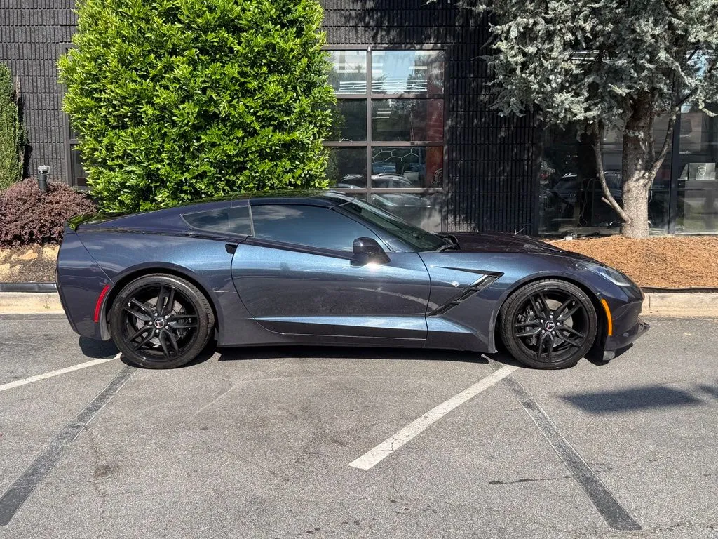 Chevrolet Corvette Stingray photo 21