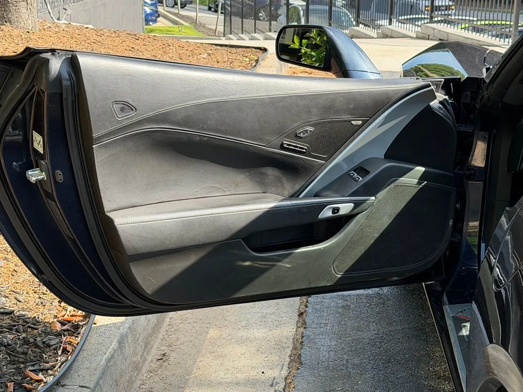 Chevrolet Corvette Stingray photo 28