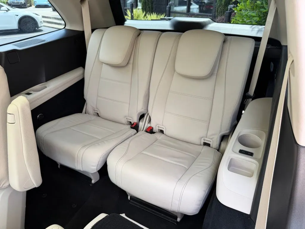 Mercedes-Benz GLS photo 32