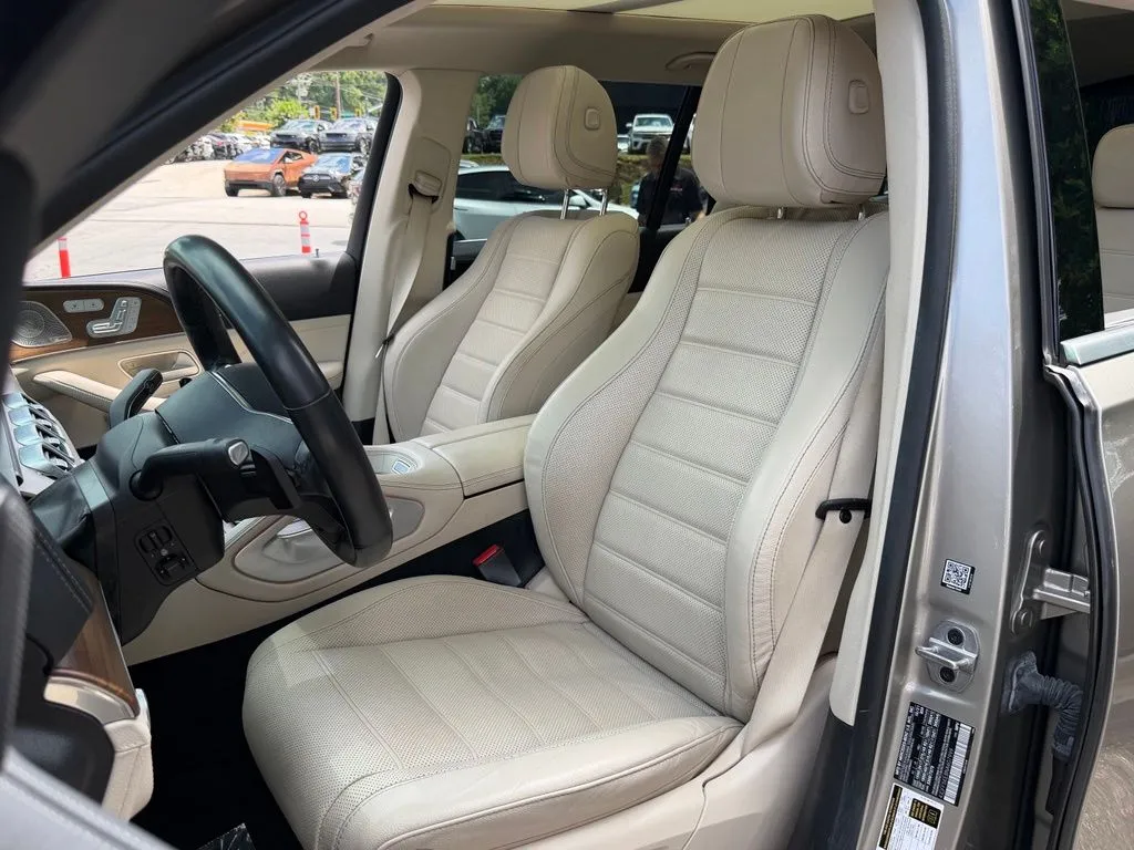 Mercedes-Benz GLS photo 26