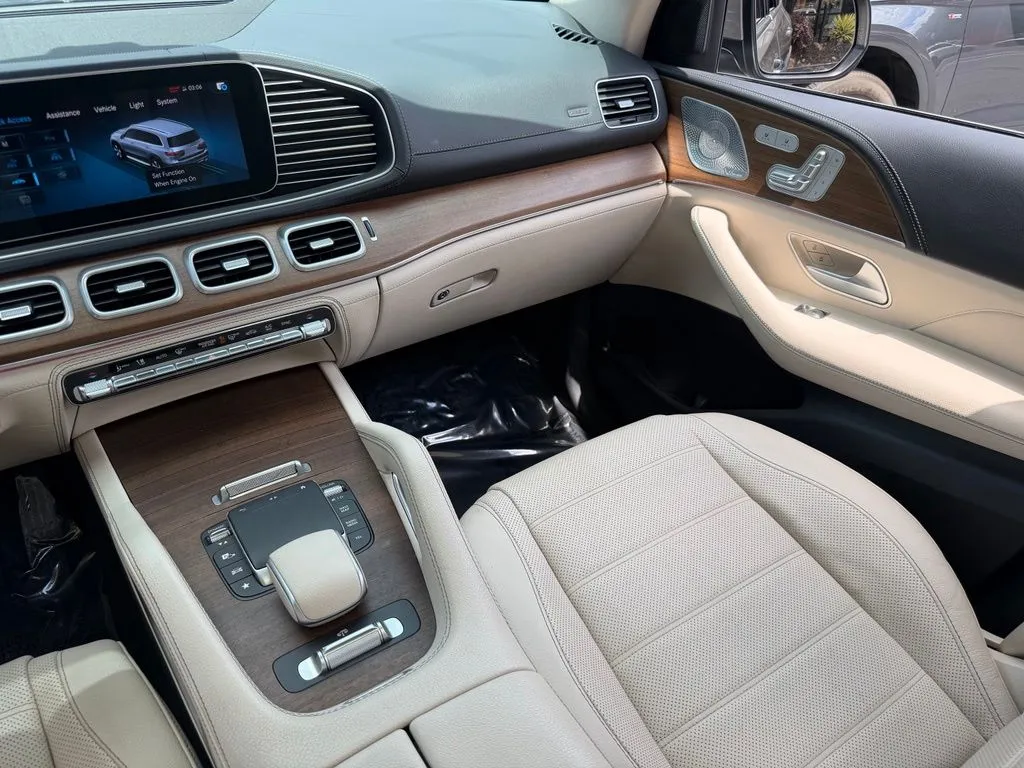 Mercedes-Benz GLS photo 43