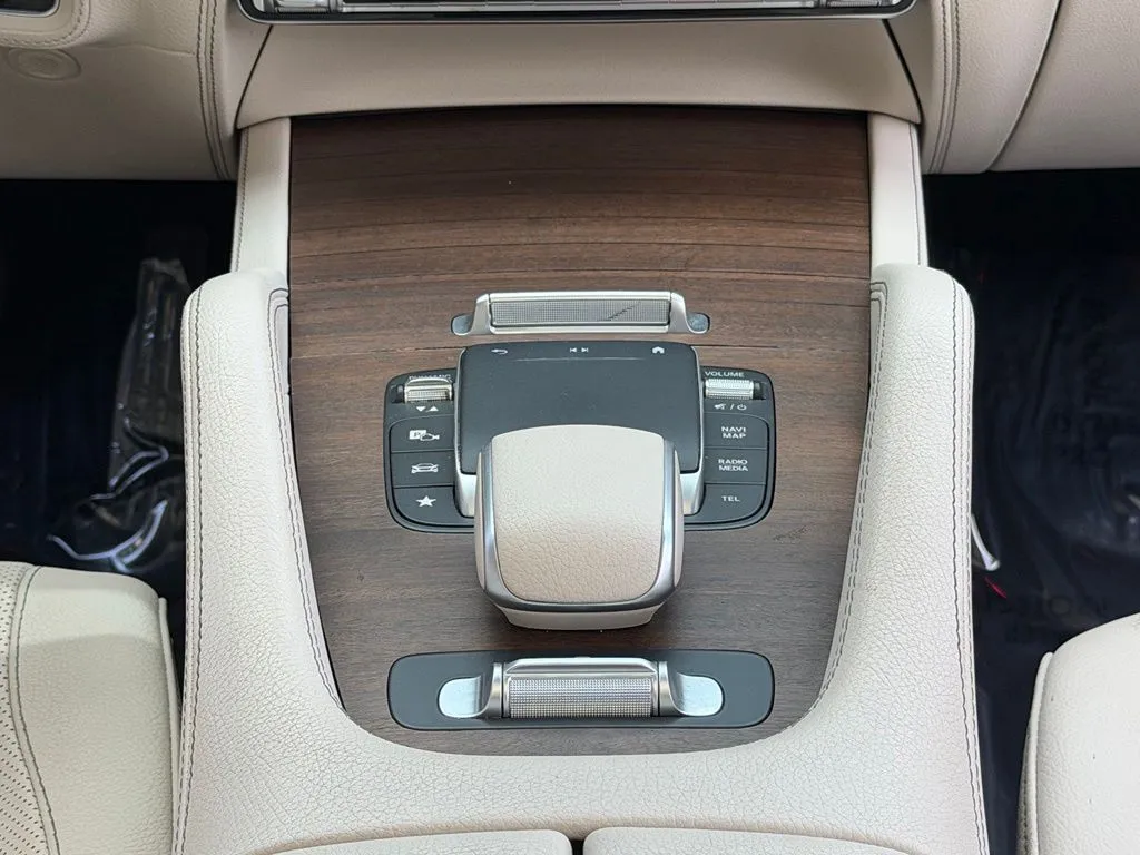 Mercedes-Benz GLS photo 49