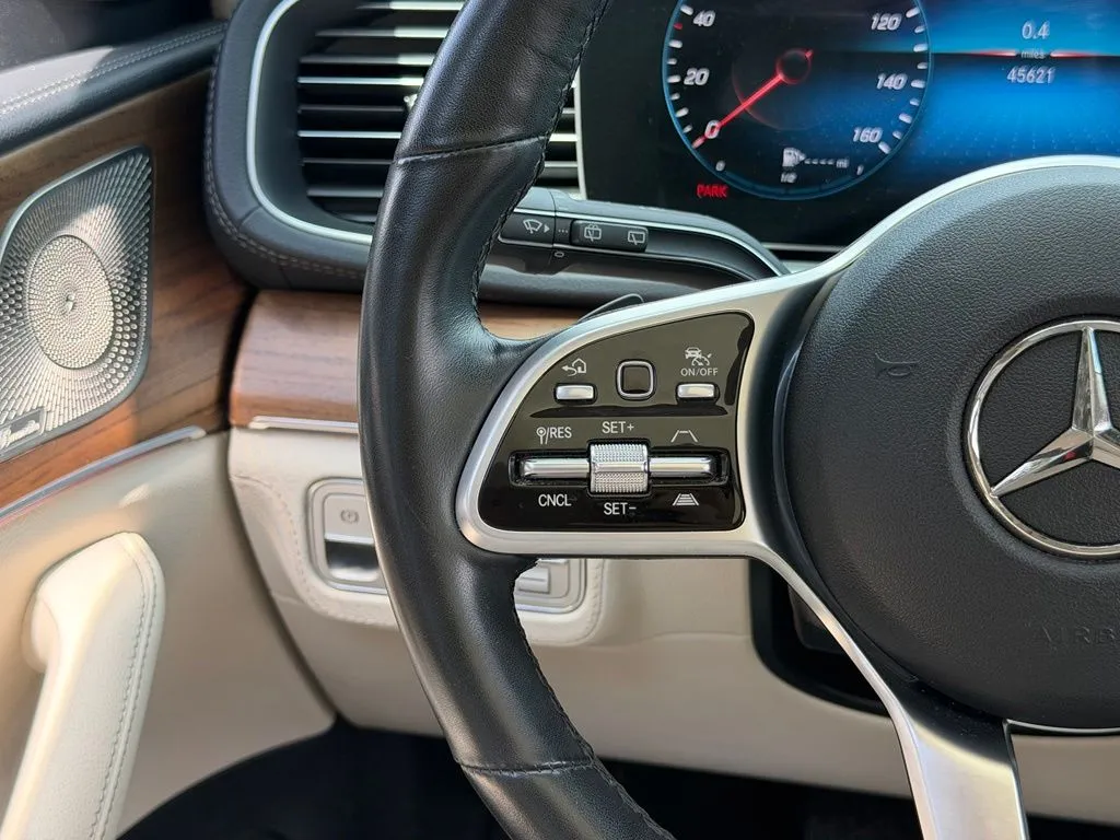 Mercedes-Benz GLS photo 45