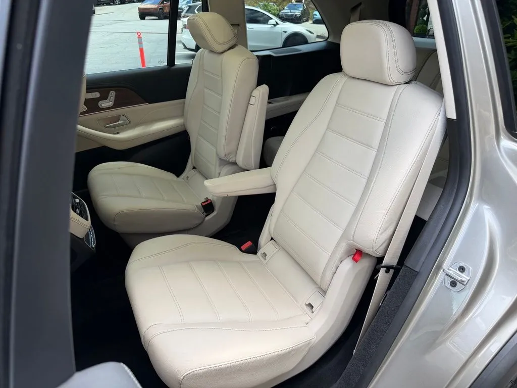 Mercedes-Benz GLS photo 31