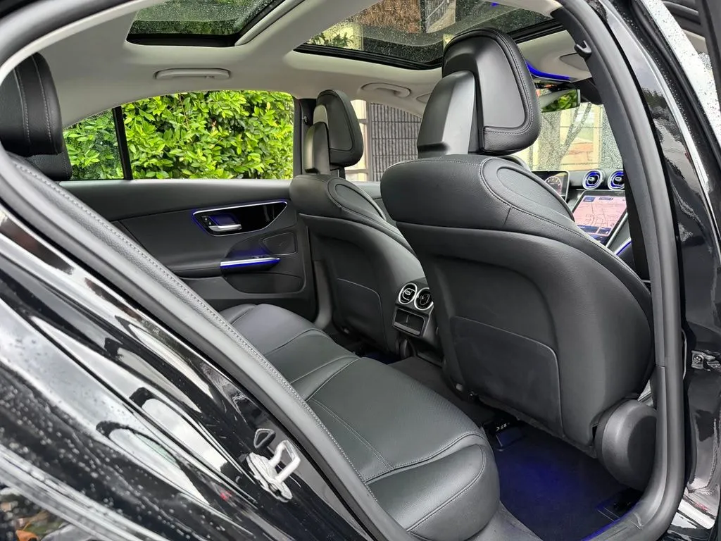 Mercedes-Benz C-Class photo 34