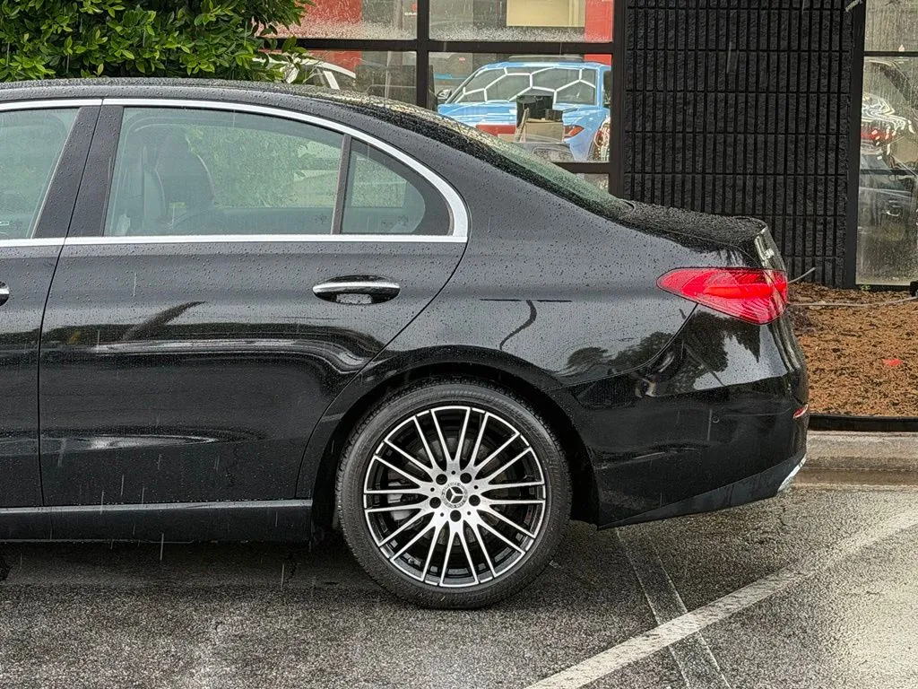 Mercedes-Benz C-Class photo 11