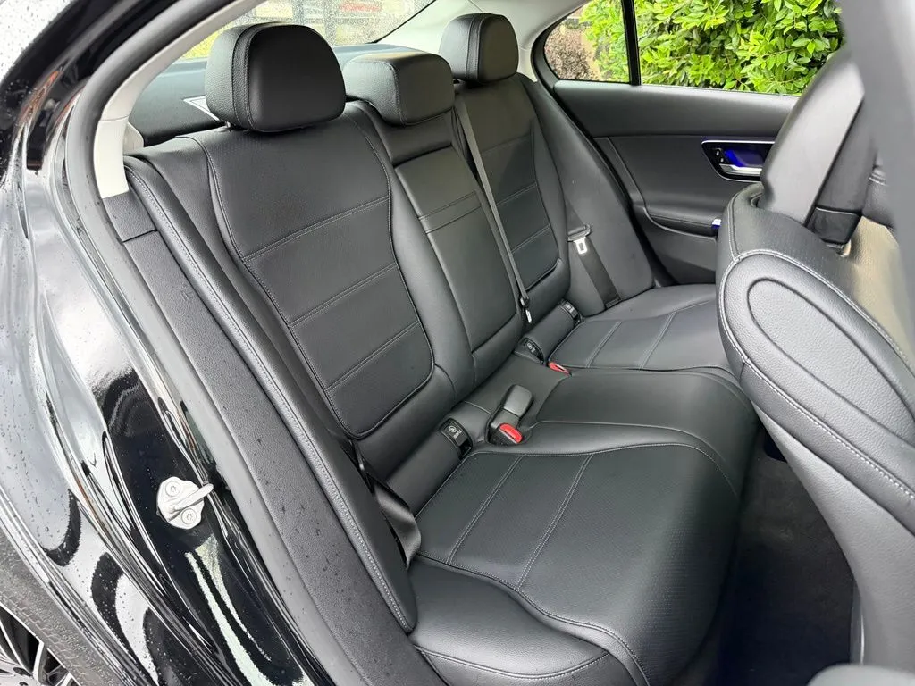 Mercedes-Benz C-Class photo 35