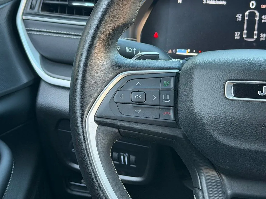 Jeep Grand Cherokee L photo 47