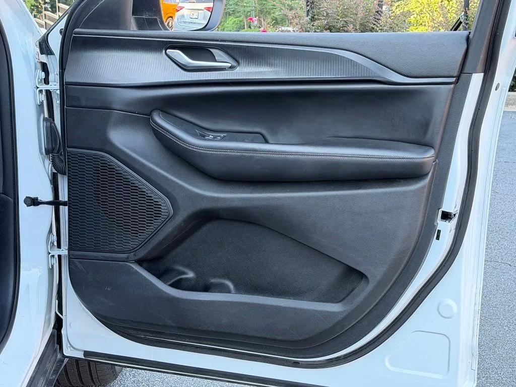 Jeep Grand Cherokee L photo 37