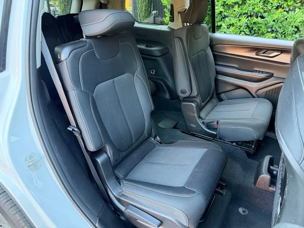 Jeep Grand Cherokee L photo 40