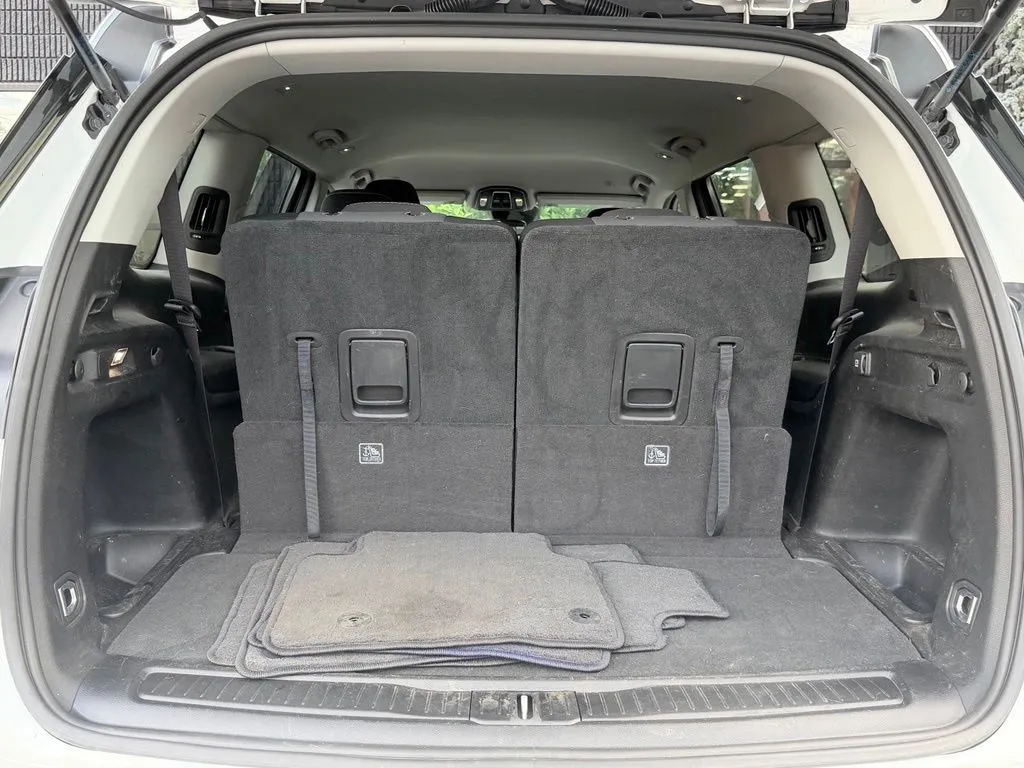 Jeep Grand Cherokee L photo 18
