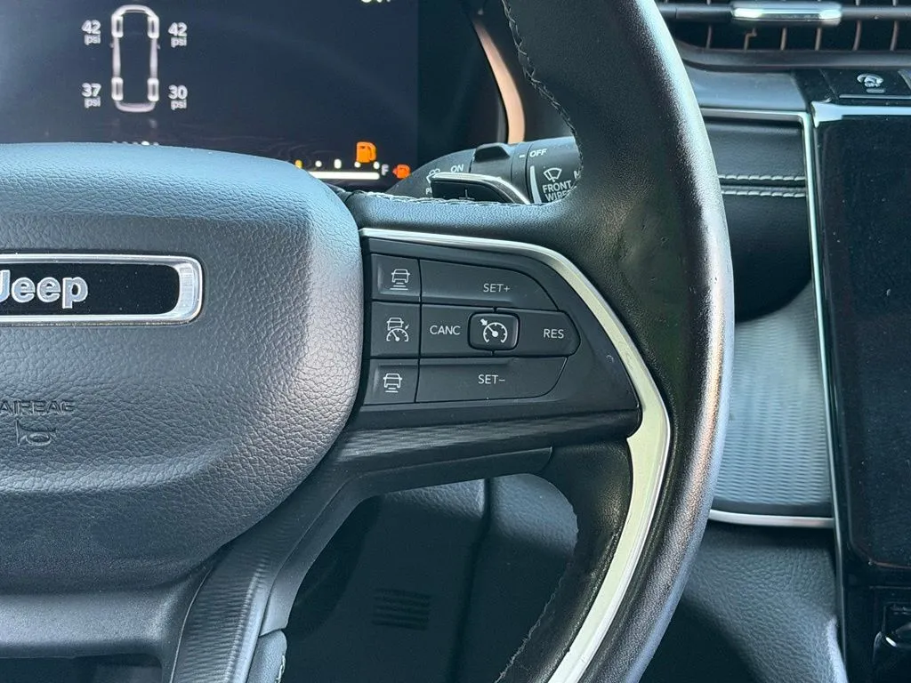Jeep Grand Cherokee L photo 48