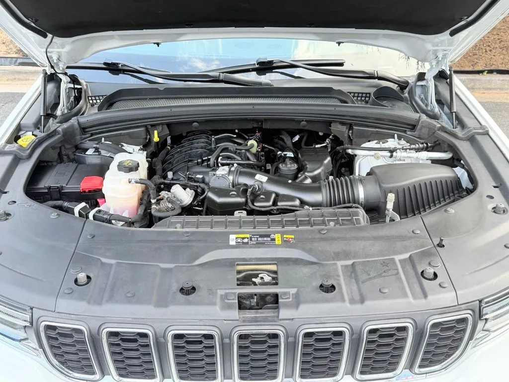 Jeep Grand Cherokee L photo 6