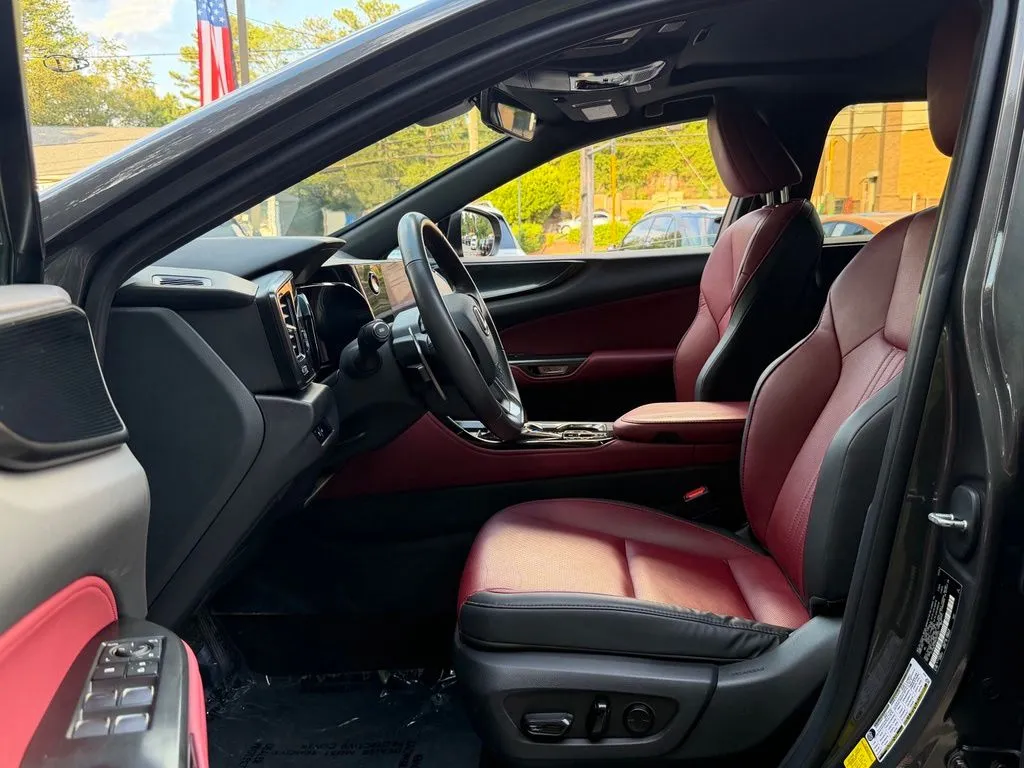 Lexus NX photo 25