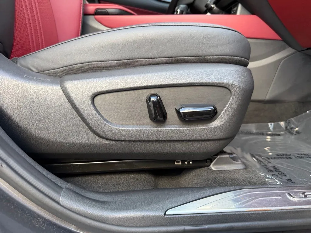 Lexus NX photo 36