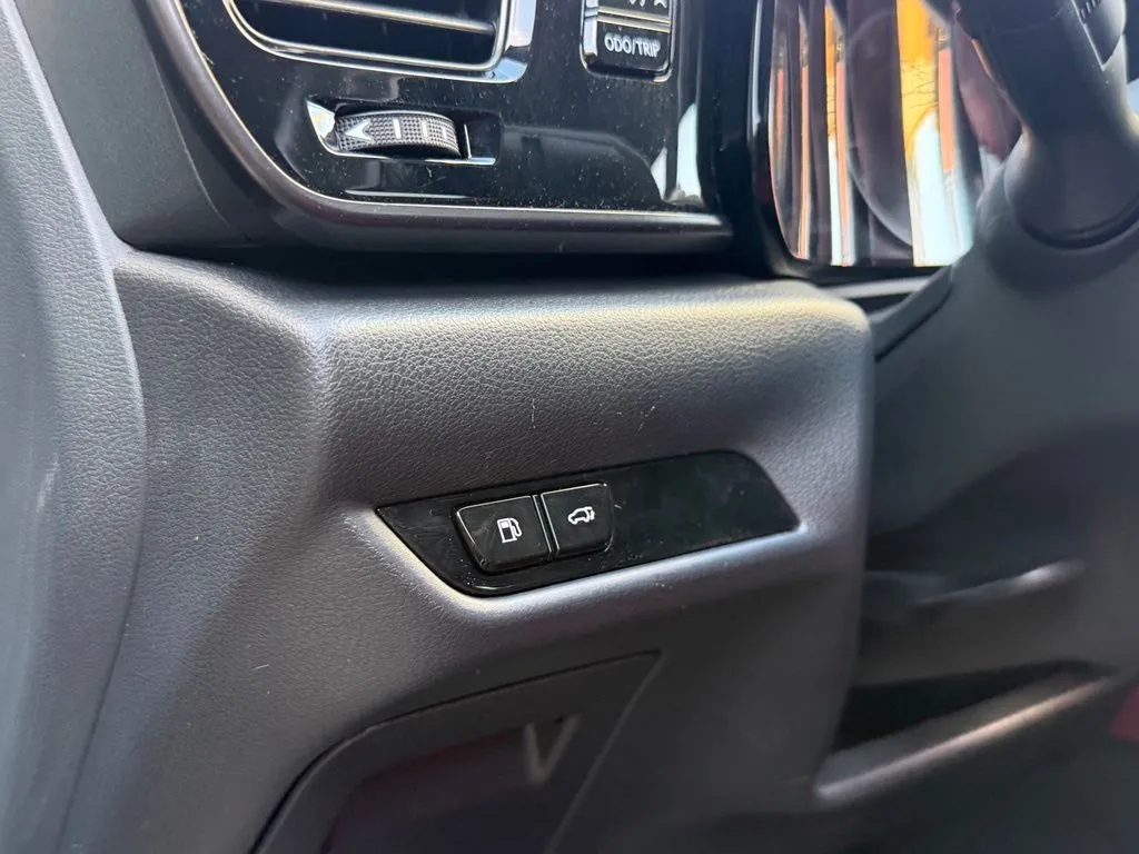 Lexus NX photo 28