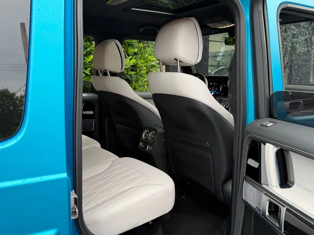 Mercedes-Benz G-Class photo 37
