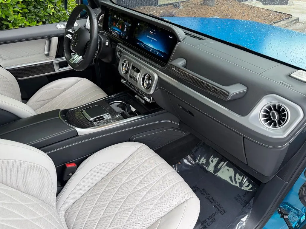 Mercedes-Benz G-Class photo 32