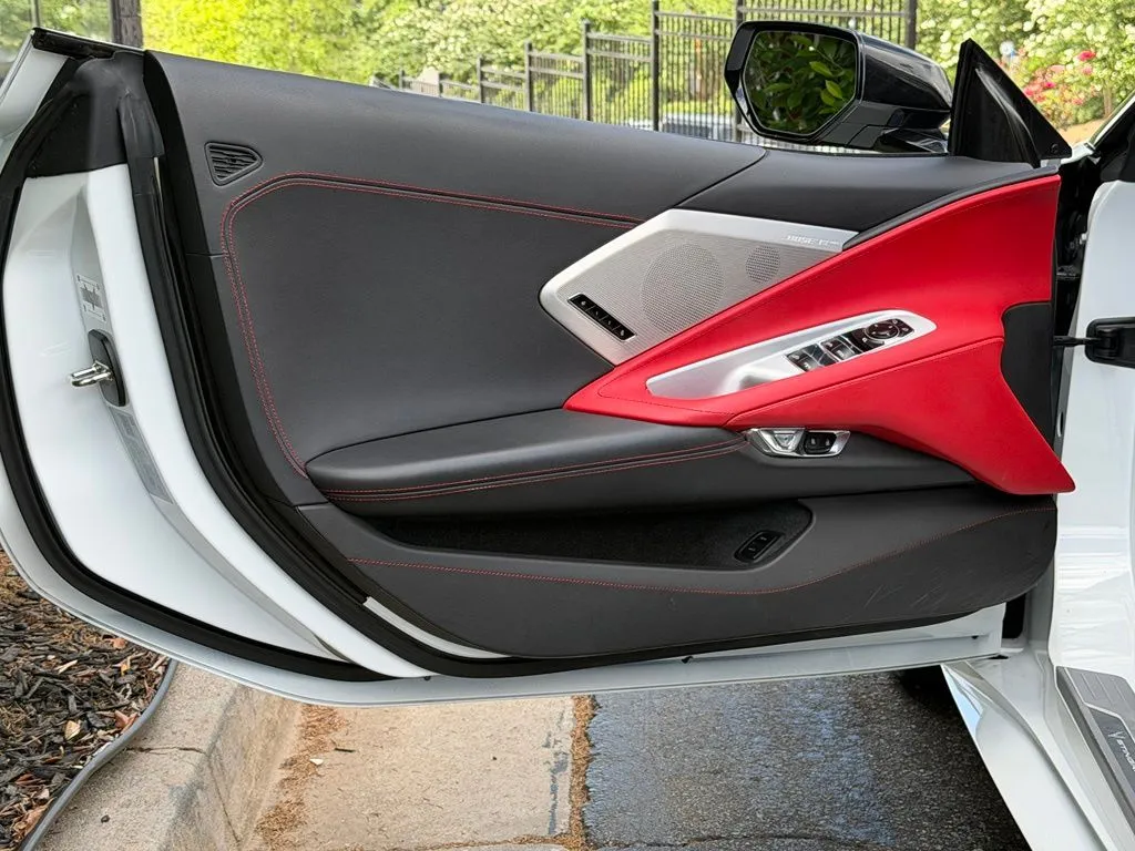 Chevrolet Corvette photo 24