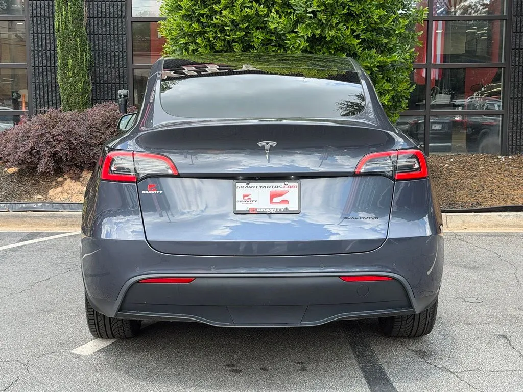 Tesla Model Y photo 13