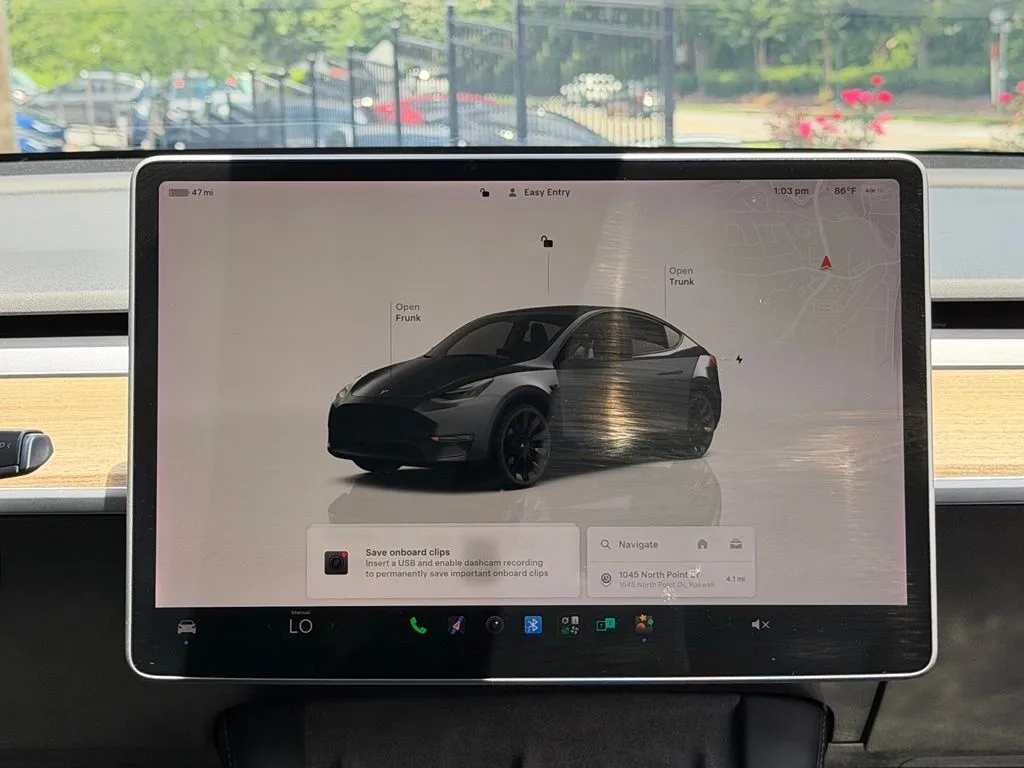 Tesla Model Y photo 42