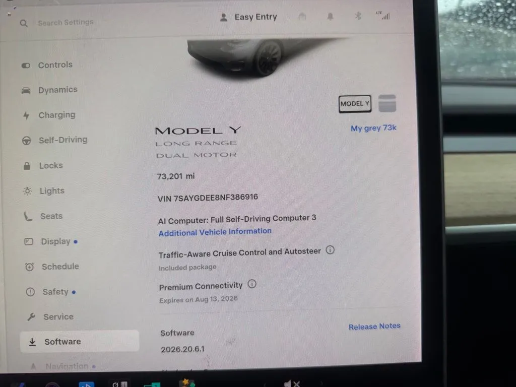 Tesla Model Y photo 48