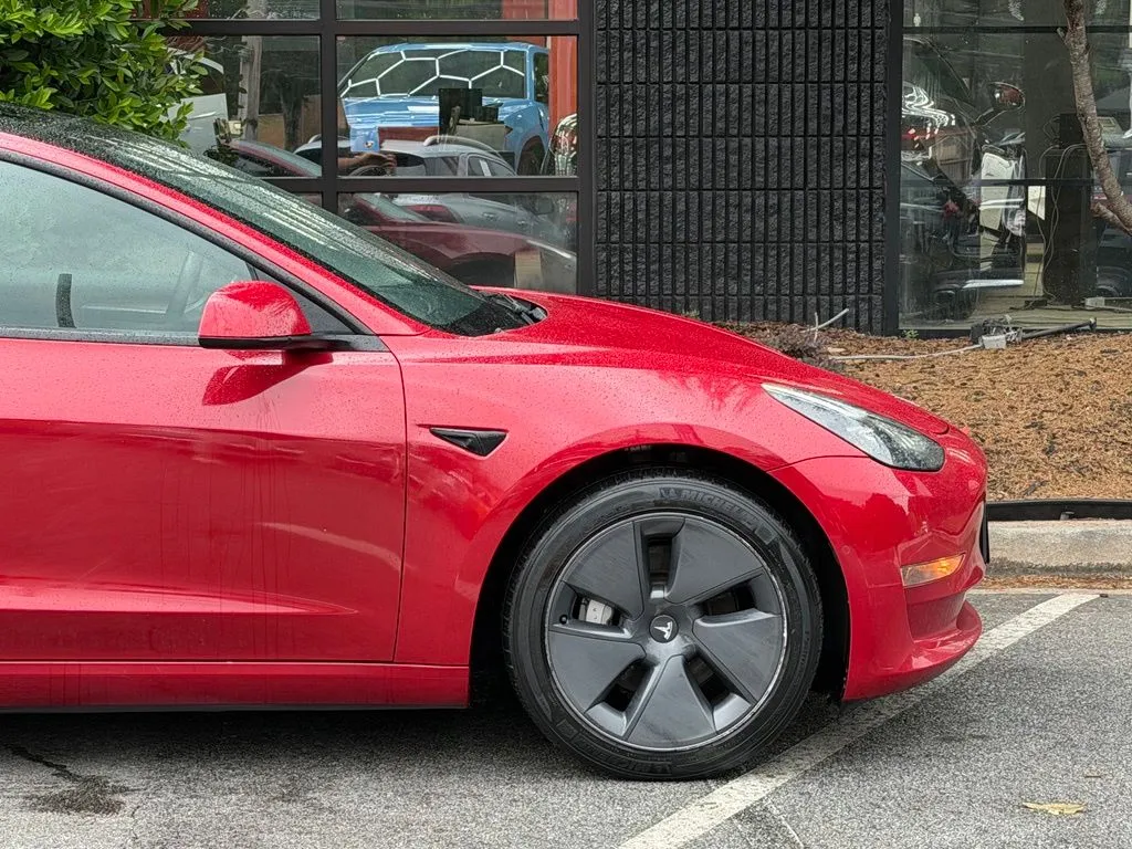 Tesla Model 3 photo 23