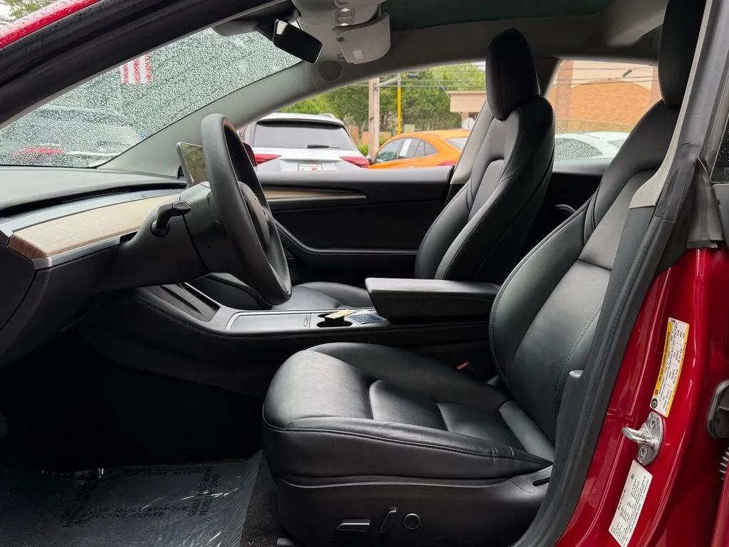 Tesla Model 3 photo 25