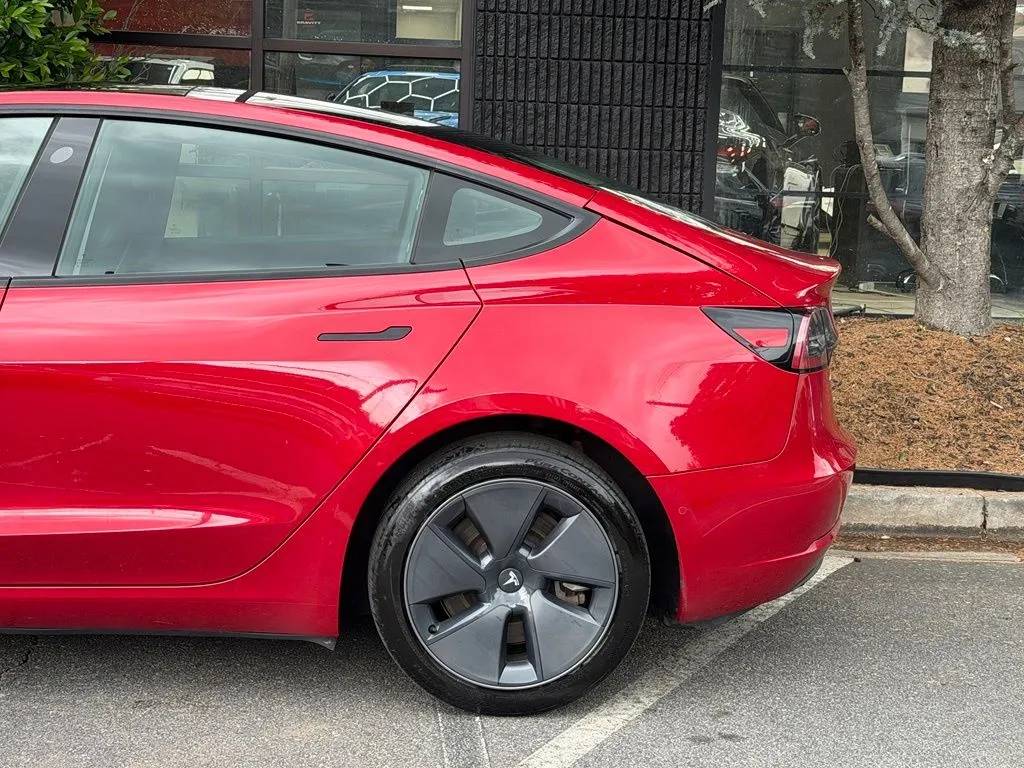 Tesla Model 3 photo 11