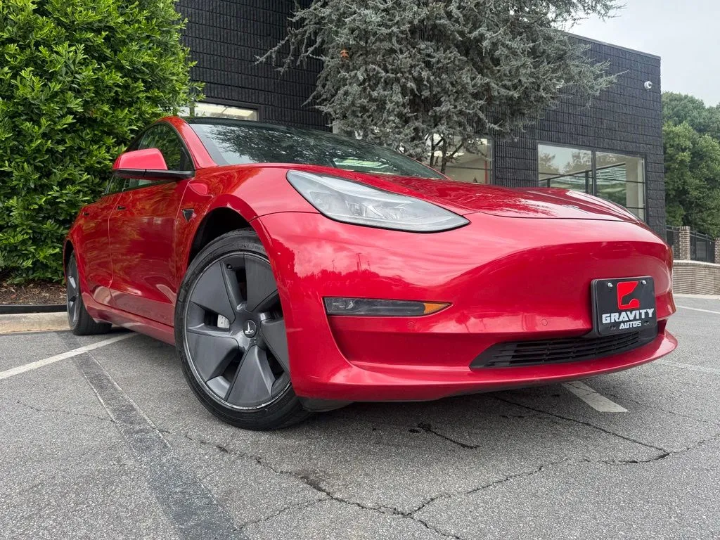 Tesla Model 3 photo 8