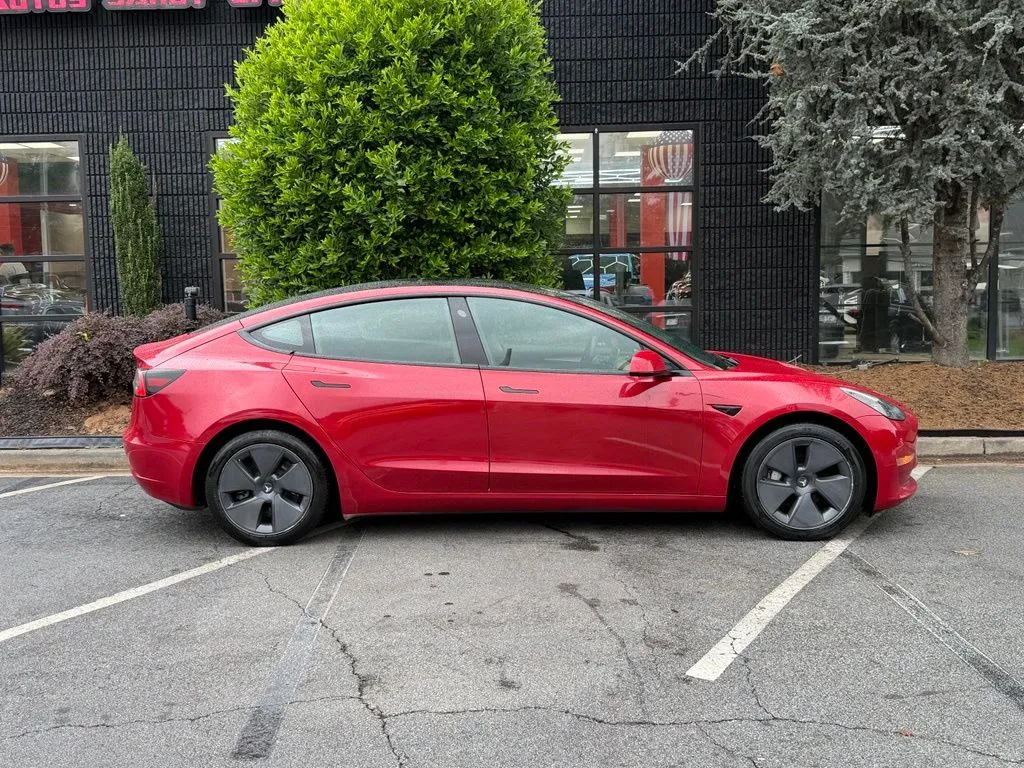 Tesla Model 3 photo 21