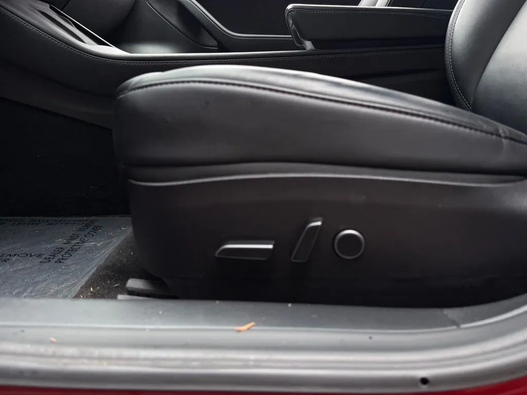 Tesla Model 3 photo 27