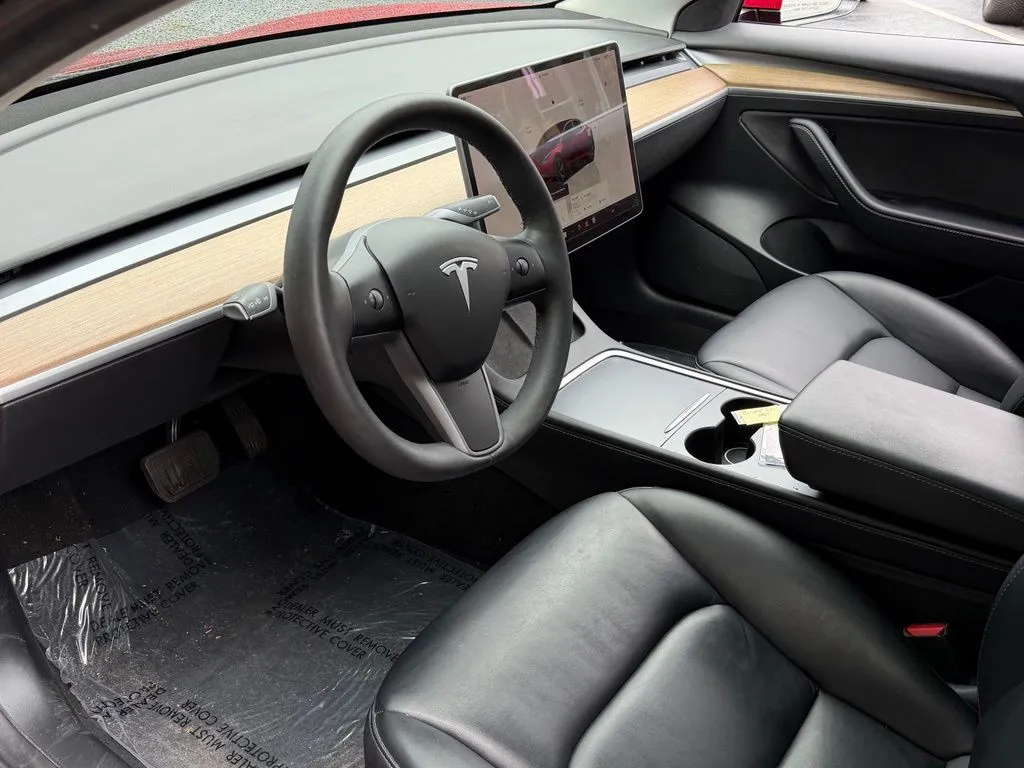 Tesla Model 3 photo 24
