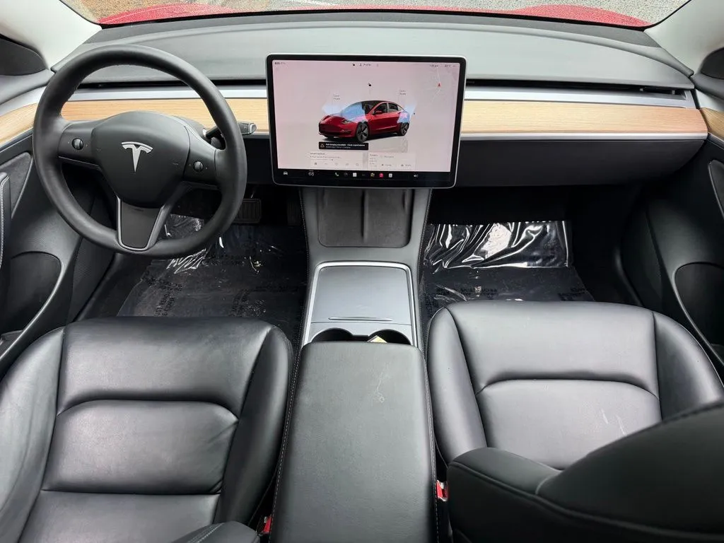 Tesla Model 3 photo 39