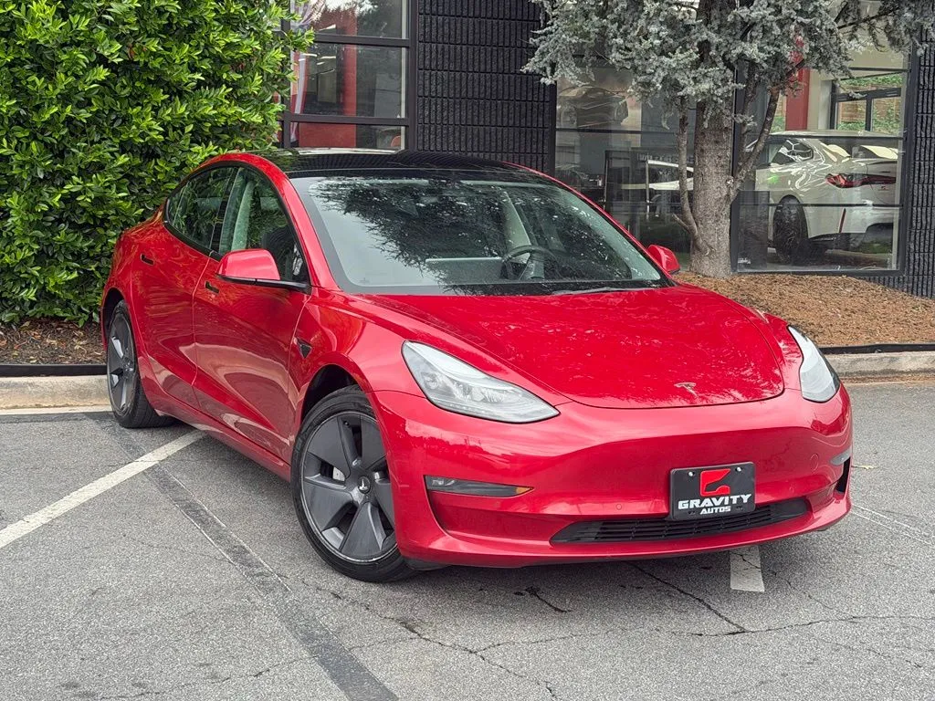 Tesla Model 3 photo 7