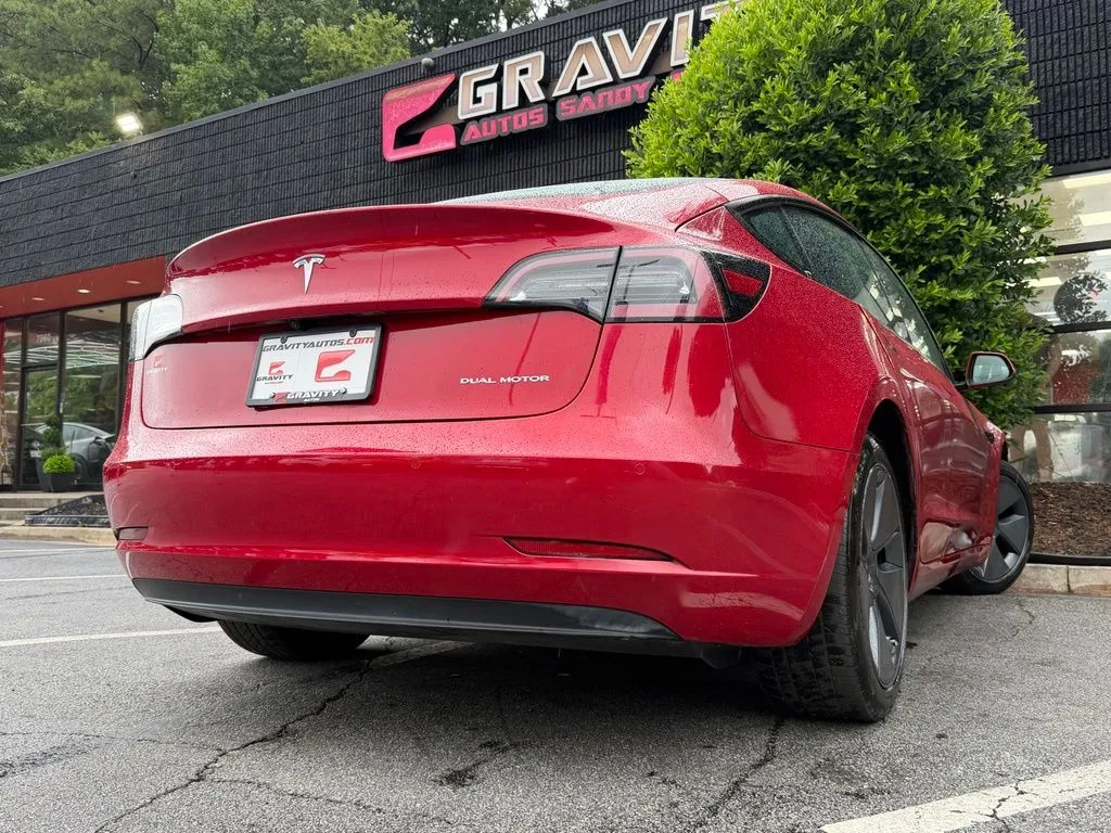 Tesla Model 3 photo 13