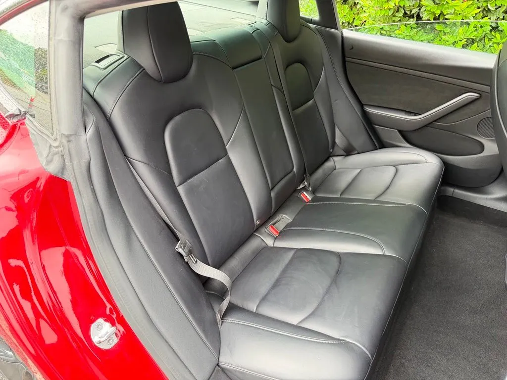 Tesla Model 3 photo 38