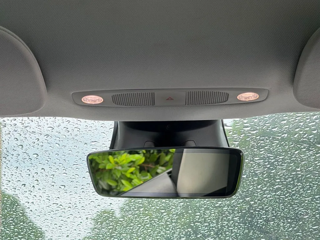 Tesla Model 3 photo 47