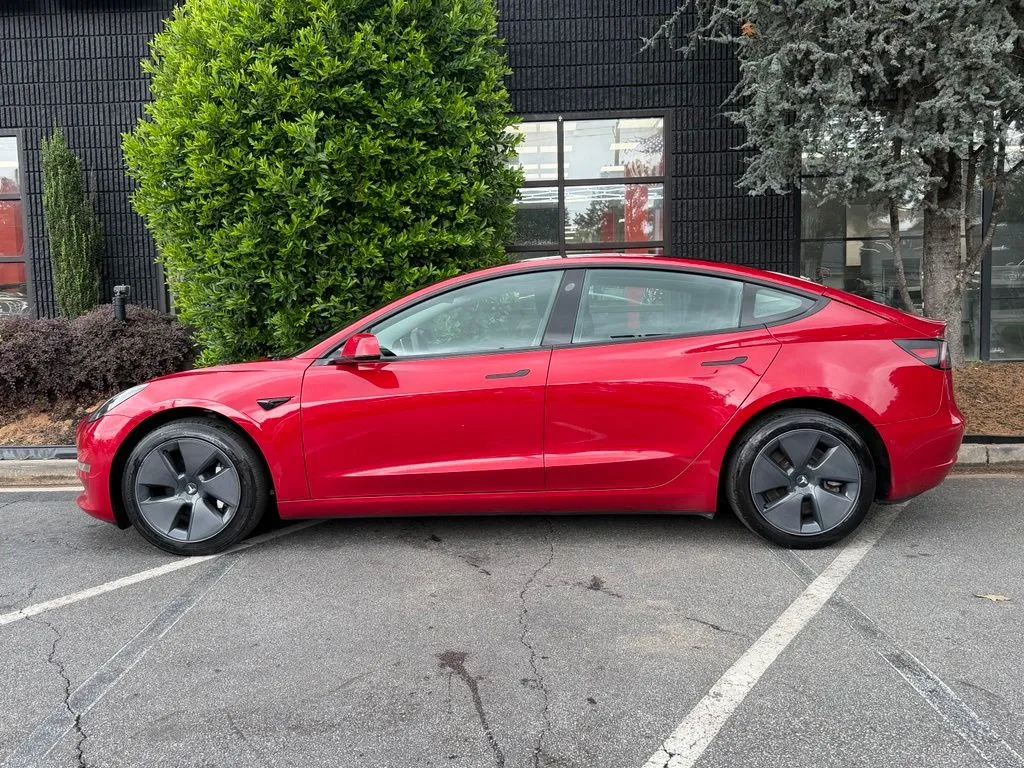 Tesla Model 3 photo 9
