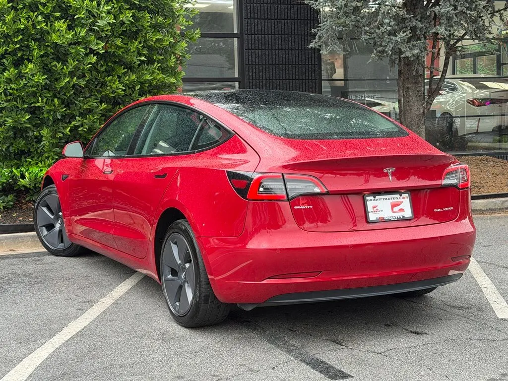 Tesla Model 3 photo 19