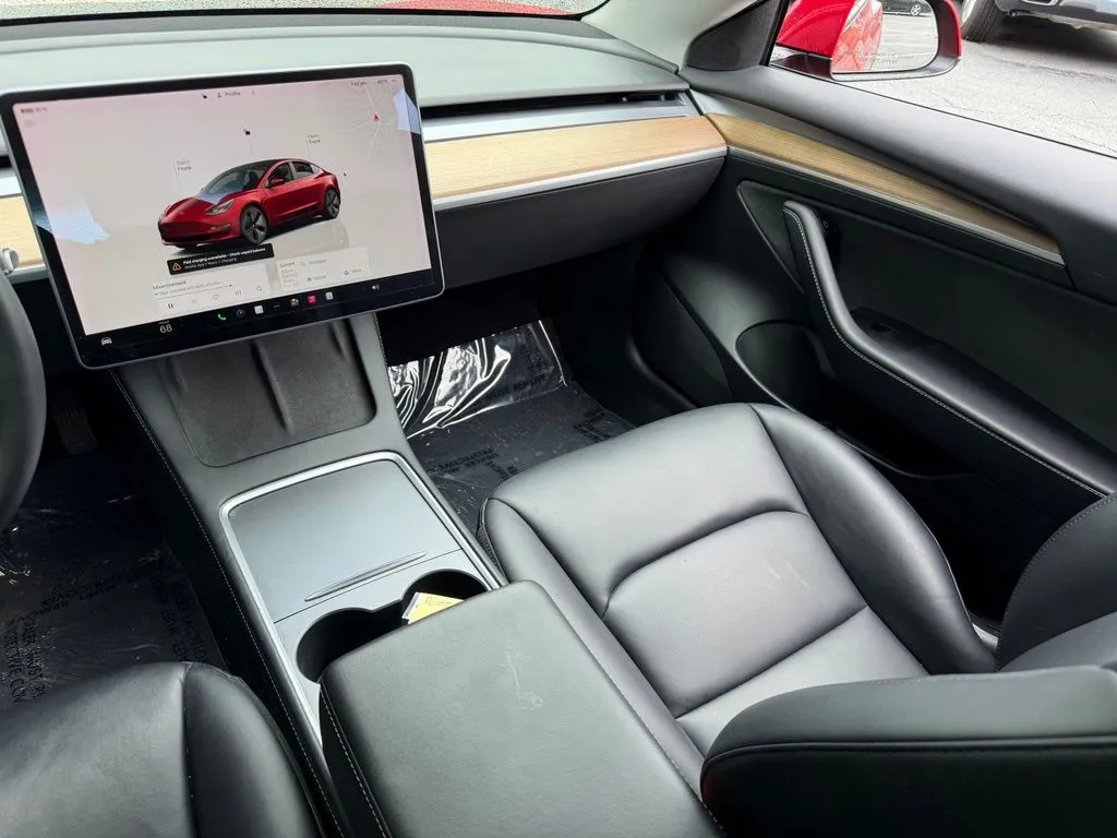Tesla Model 3 photo 41